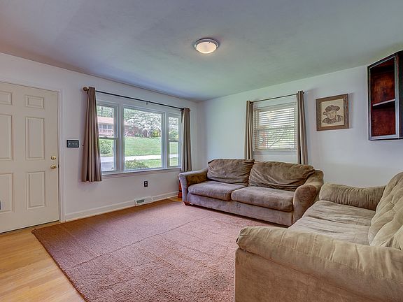 2nd image of 5060 Northwood Dr NW