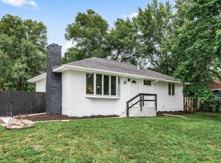 729 40th Ln, Anoka, MN 55303