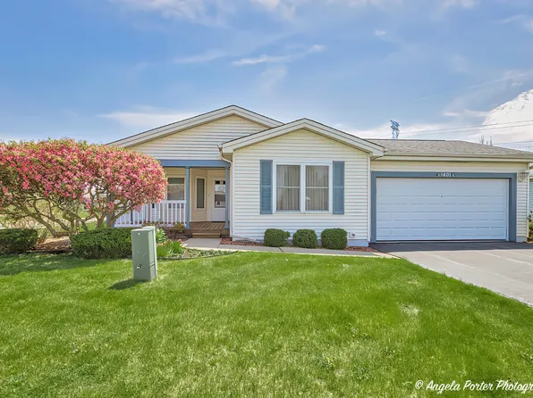 1401 Winners Cir, Grayslake, IL 60030