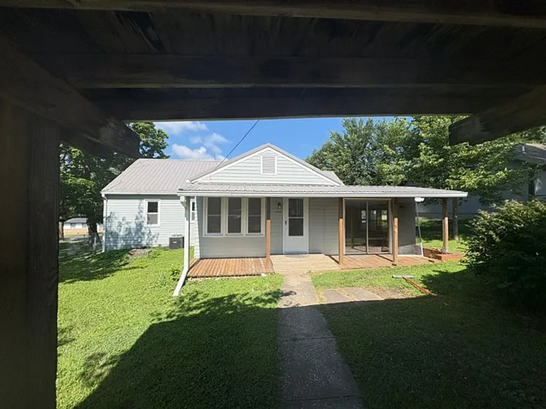 406 N Armstrong St — Photo 16