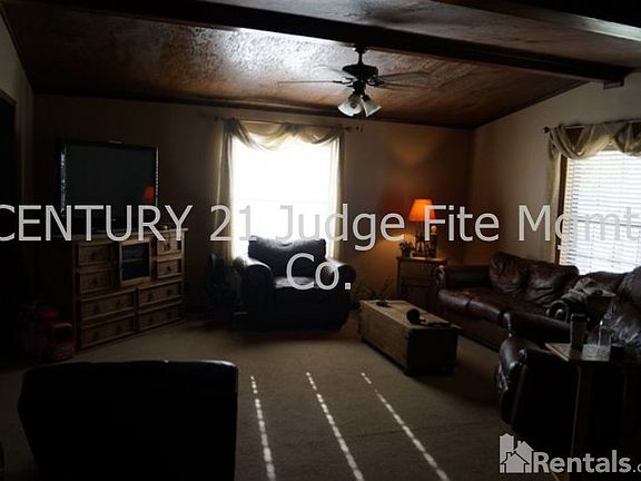 5th image of 717 W Avenue H