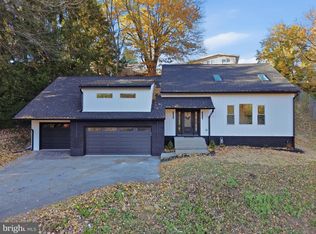 1321 Valley View Rd, York, PA 17403