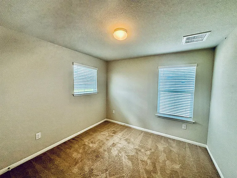 1905 Alamo Heights Ave — Photo 20