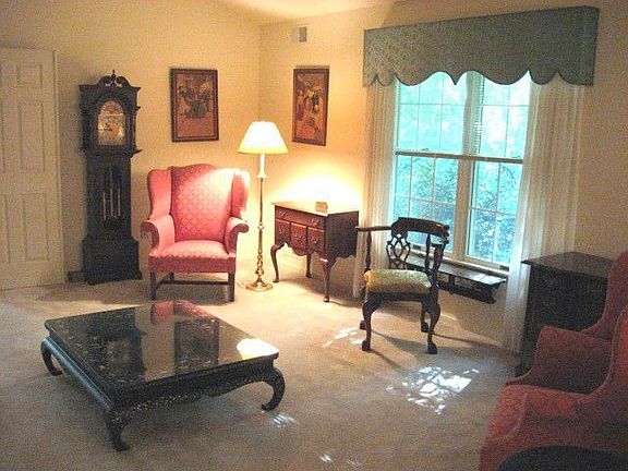 Spacious living room