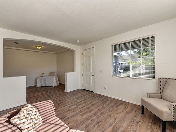 5th image of 9145 Firecrest Ct