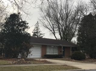 837 Royal Ln, Dundee, IL 60118