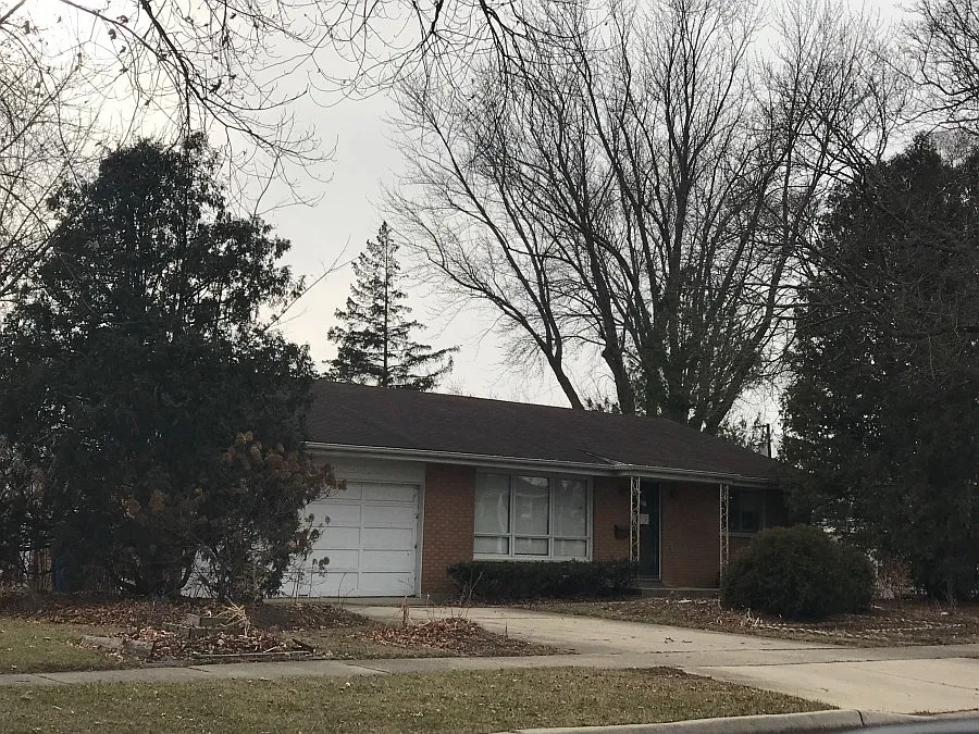 837 Royal Ln photo 1
