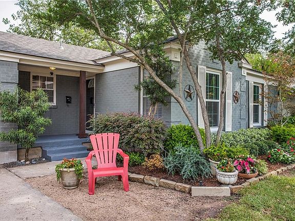 2nd image of 10022 Lake Gardens Dr