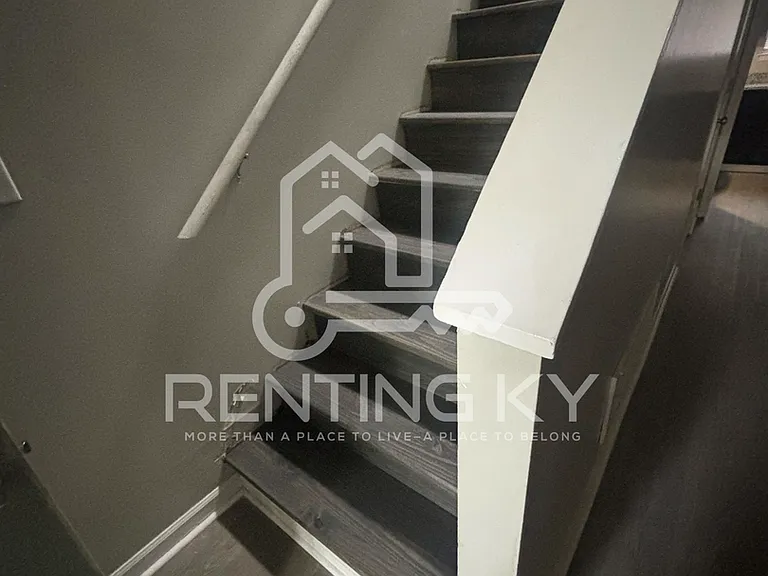 120-122 Nave Pl — Photo 17