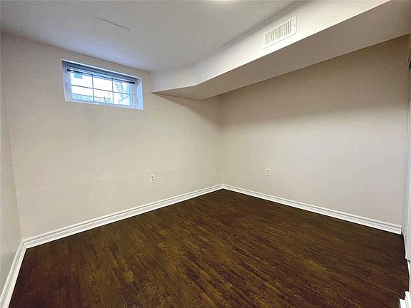 4th image of 254 Browndale Cres #Basement