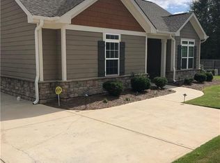 177 Nandina Ct, Fayetteville, NC 28311