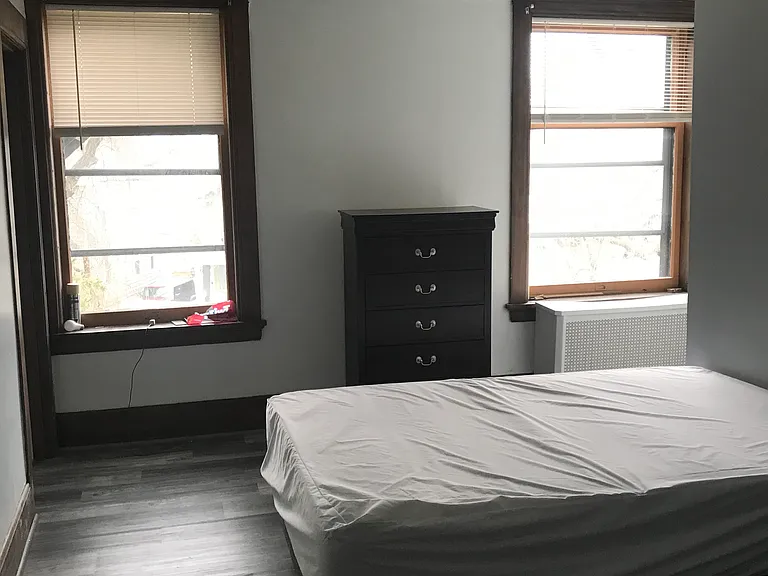 209 Hudson St — Photo 13