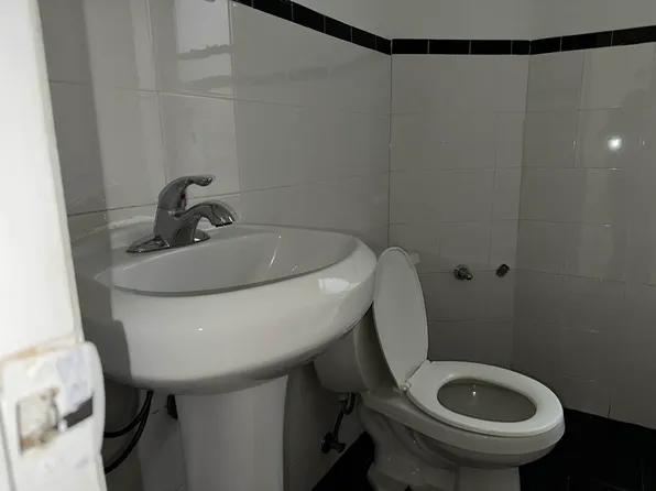 965 Columbus Avenue image 4 of 10