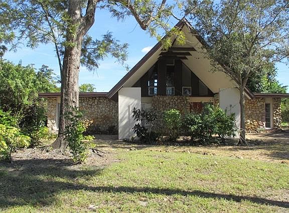 2nd image of 5042 Napoli Dr