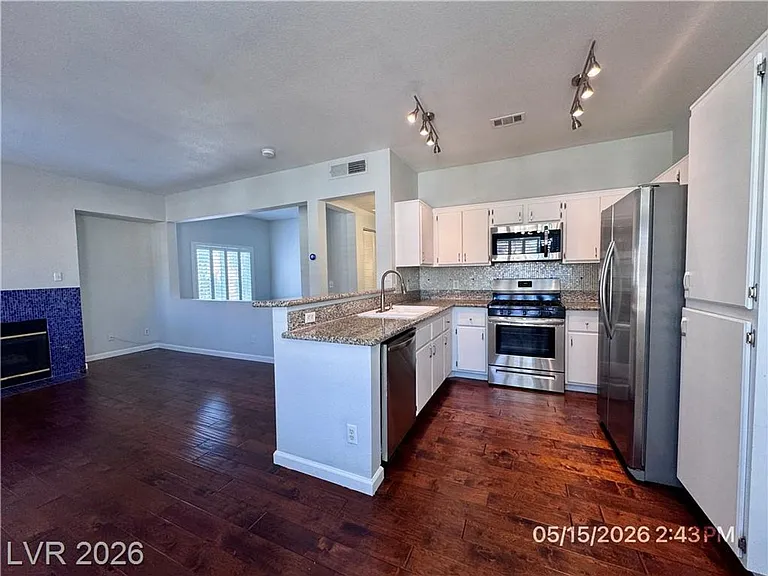 251 S Green Valley Pkwy #2421 — Photo 10