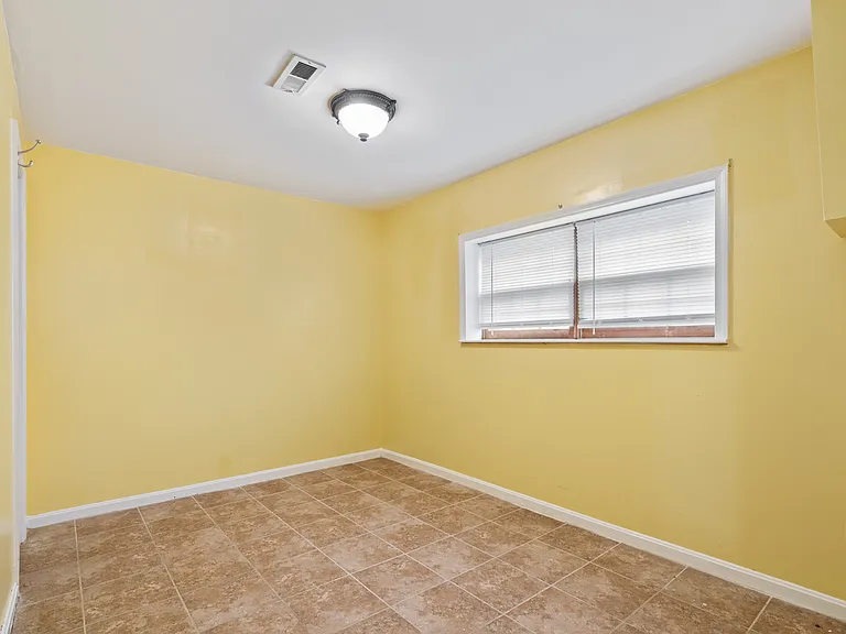 2820 Mozart Dr — Photo 12