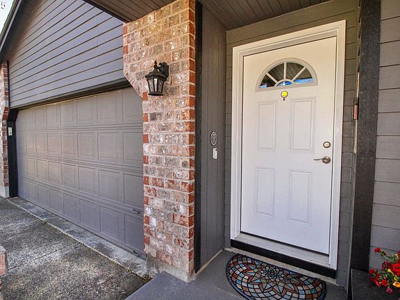 2nd image of 688 SE 69th Ct