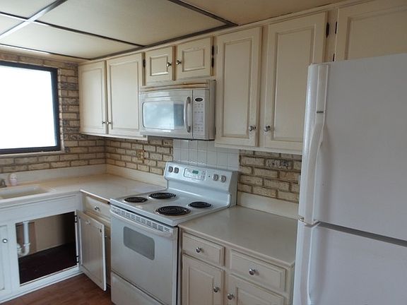 5th image of 2709 Wild Plum St
