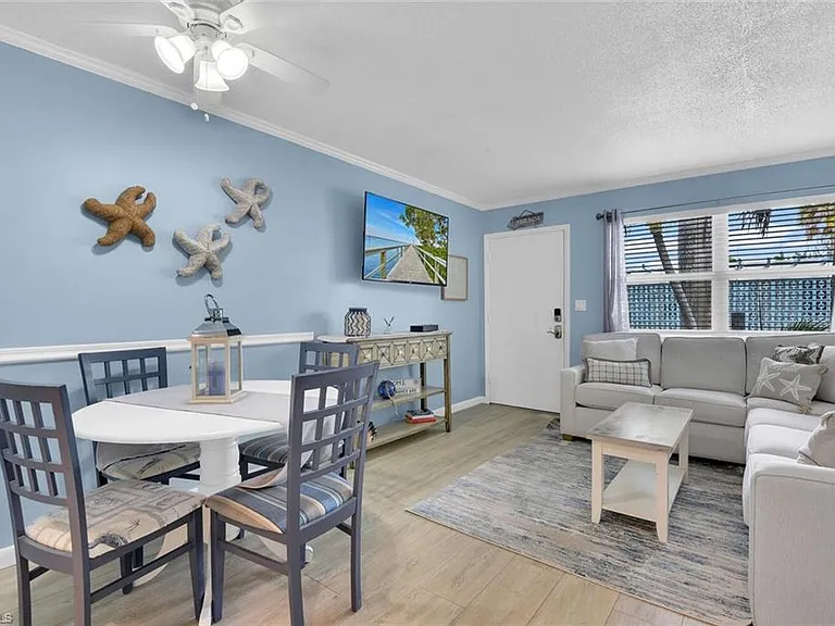 1295 Gulf Shore Blvd S #218 — Photo 1