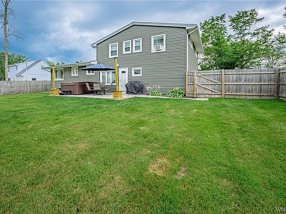 3rd image of 79 Roosevelt Dr