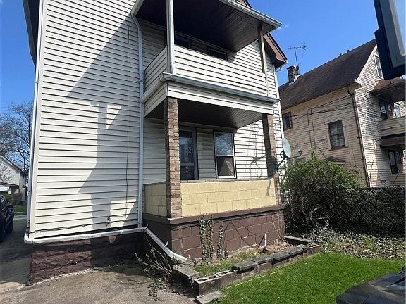 4th image of 3560 E 106th St