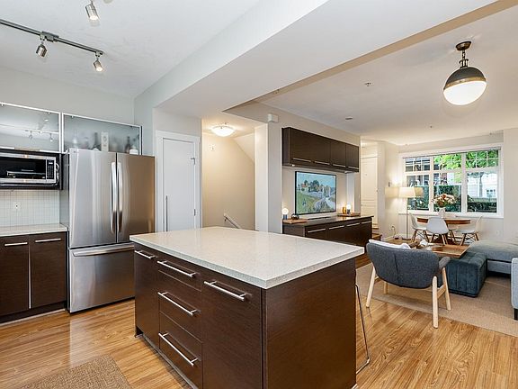 5th image of 3826 Welwyn St