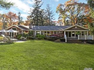 911 Pear Rd, Dix Hills, NY 11746