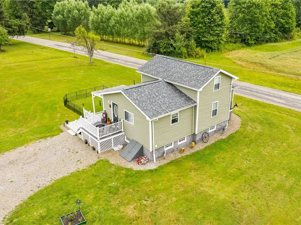 1509 S Darby Rd, Hermitage, PA 16148
