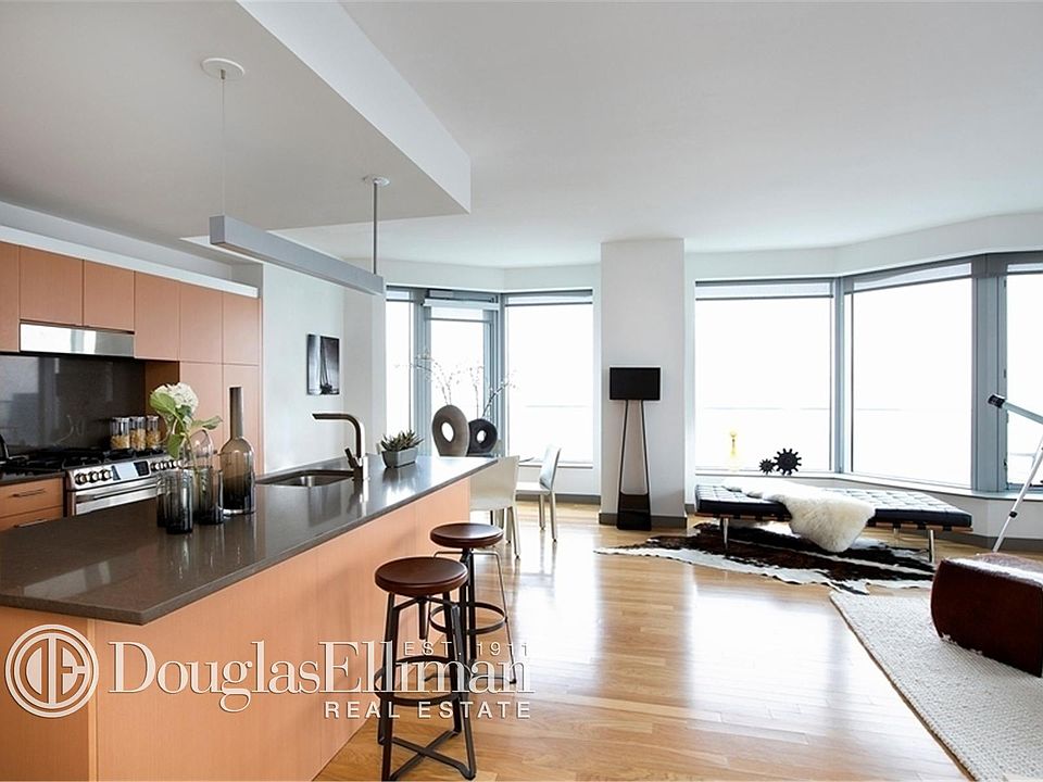 1st image of 8 Spruce St APT 62J