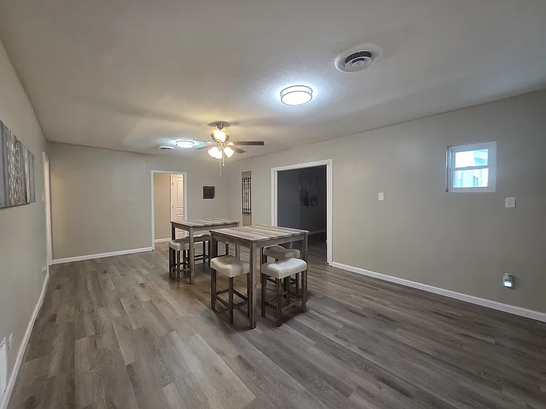 325 S Saunders St #1 — Photo 32