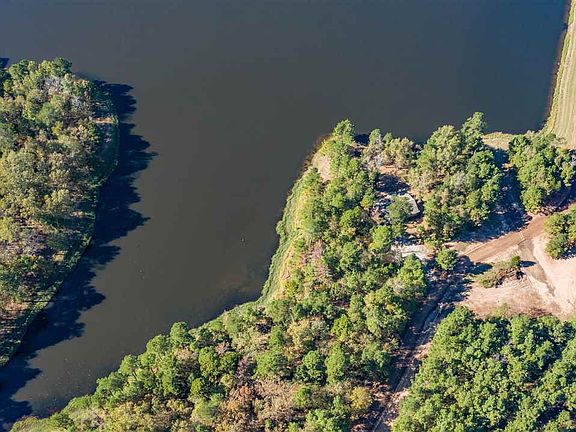 5th image of Circle Dr