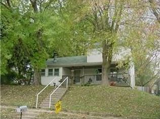 1032 9th Ave, Leavenworth, KS 66048