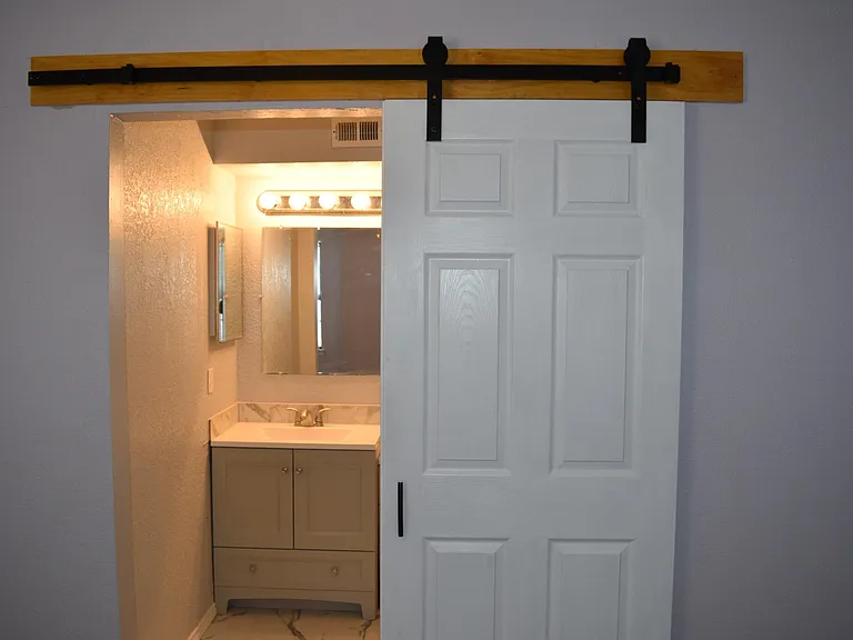 8119 Scottshill — Photo 11