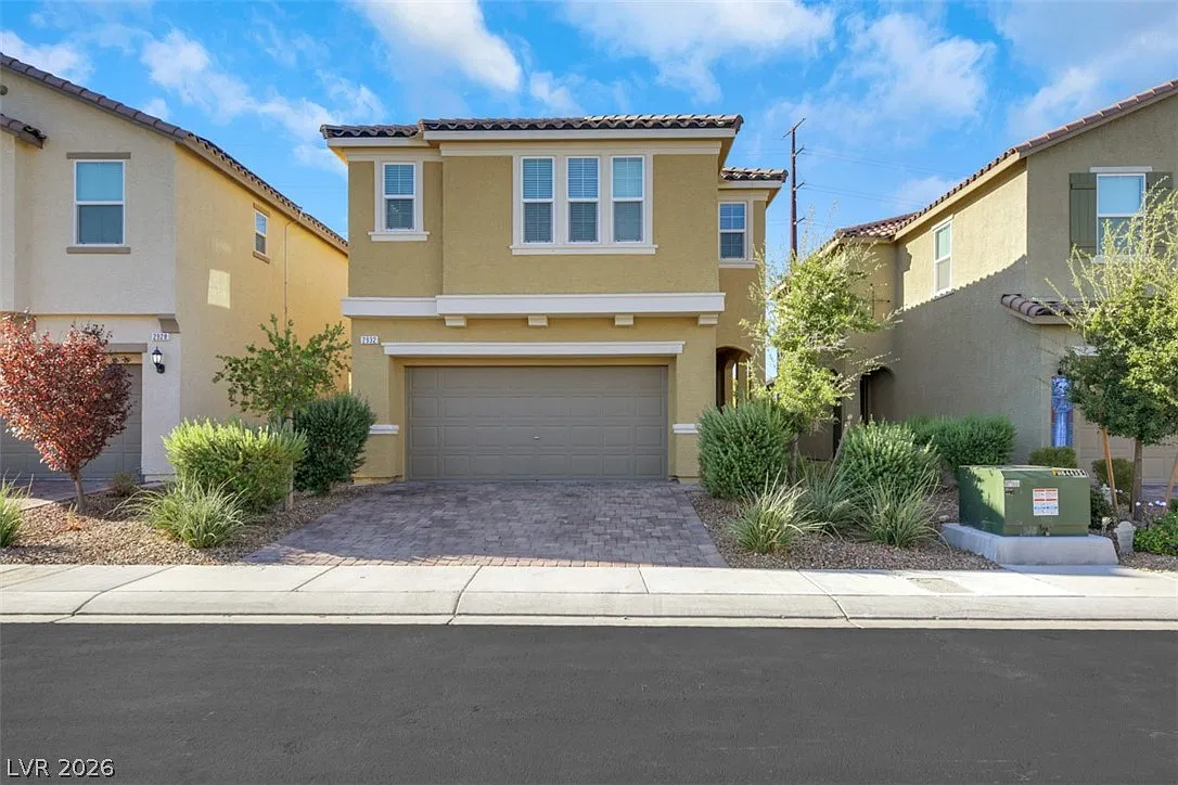 5 bed, 4.0 bath, 2467 sqft, $2,700 — Photo 1