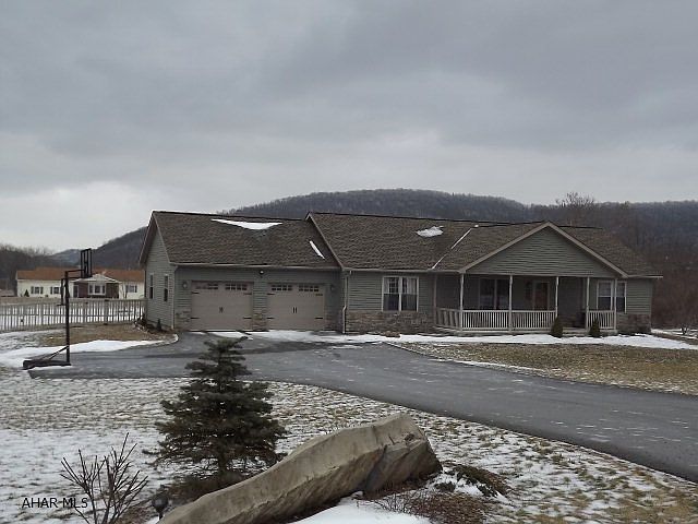 1st image of 667 Sycamore Ln