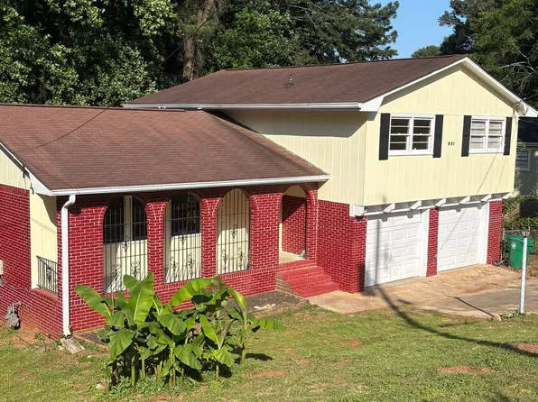 801 Needle Rock Dr, Stone Mountain, GA 30083