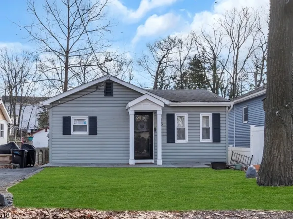 23 Bucknell Way, Hopatcong Boro, NJ 07843