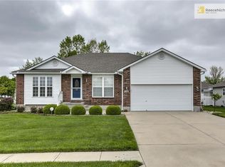 818 Clancy Ct, Raymore, MO 64083
