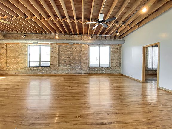 5th image of 610 N Bishop St