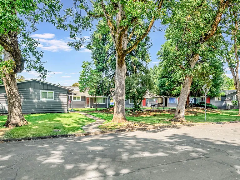 7 Oaks — Photo 25