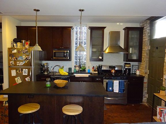 4th image of 1432 N Elk Grove Ave APT 1F