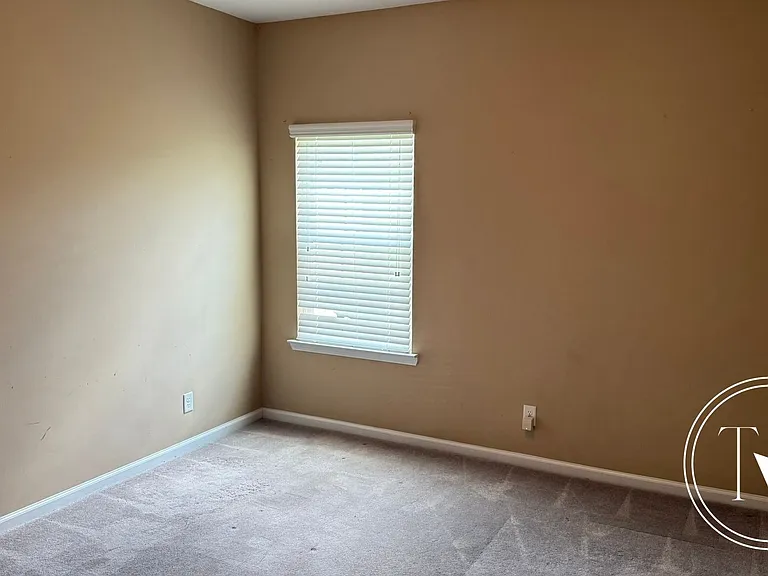 639 Red Oak Ln — Photo 11