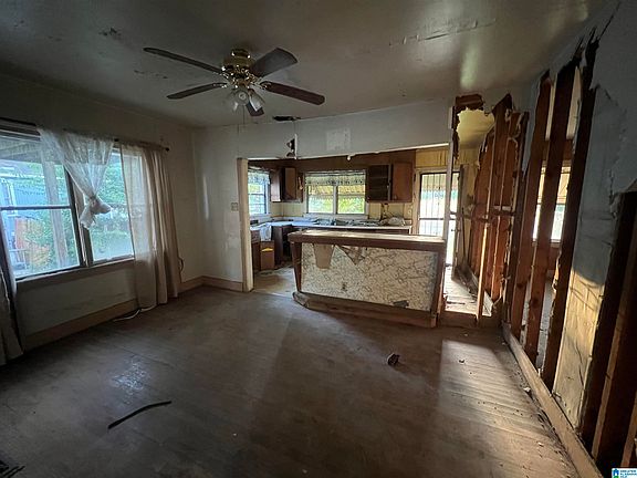 5th image of 510 19th St SW