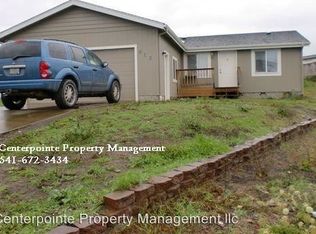 136 Adams Loop, Roseburg, OR 97471