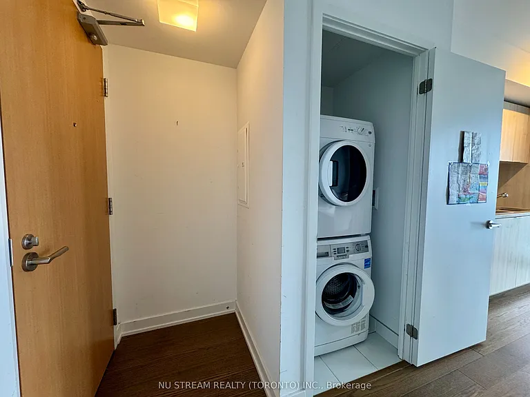 11 Wellesley St W #3113 — Photo 12