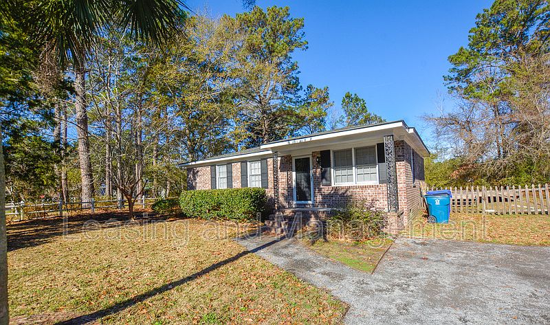 1st image of 3360 Brenda Dr
