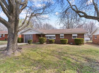 2210 N Nias Ave, Springfield, MO 65803