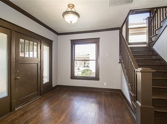 3rd image of 306 S Rosemont Ave