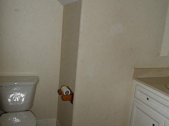 2nd image of 1062 Lake View Dr