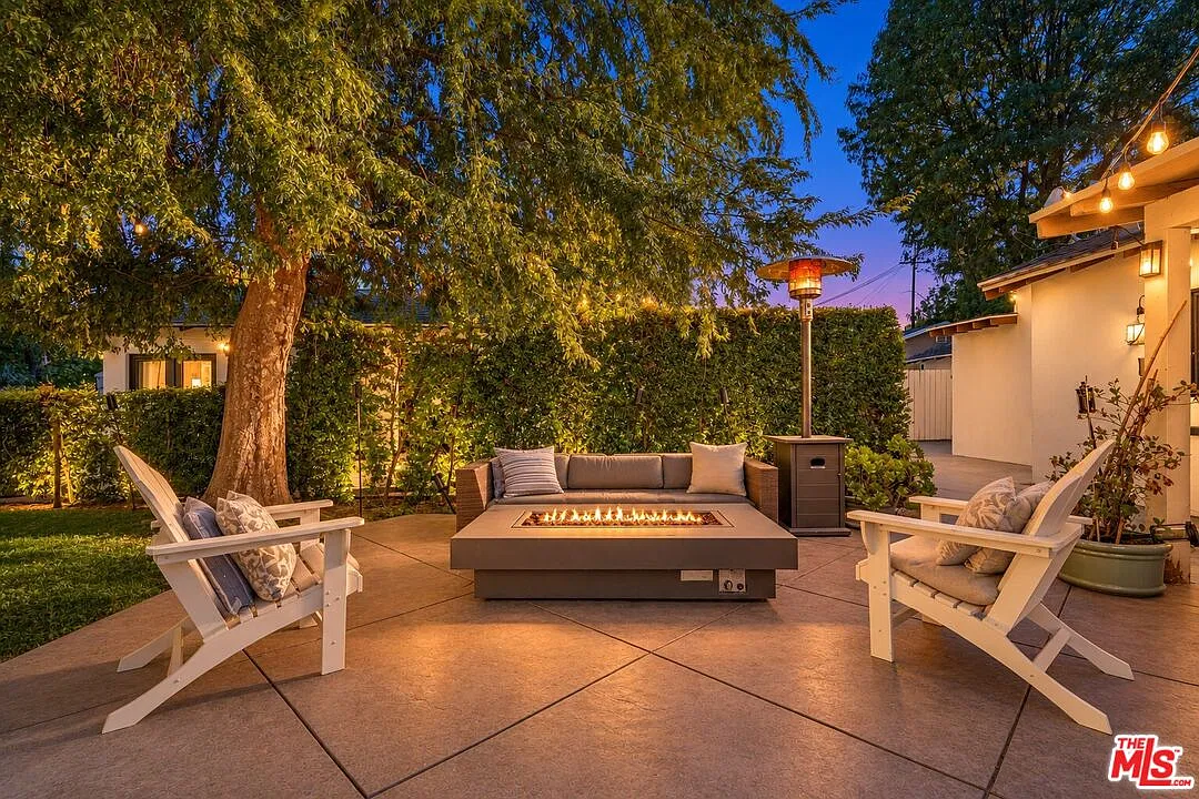 5 bed, 4.0 bath, 2455 sqft, $13,500 — Photo 3